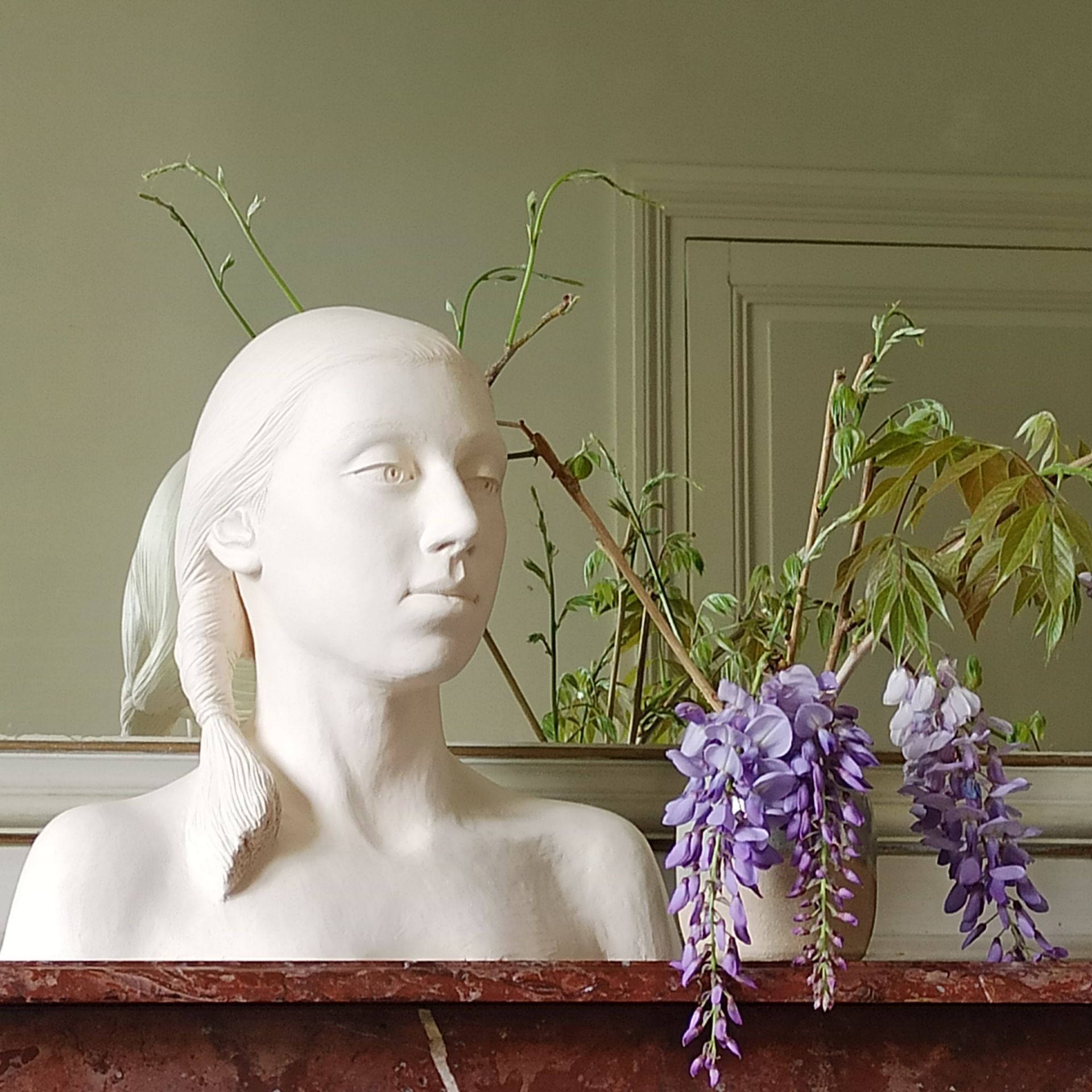 geraldinegriffondubellay trois portrait jeune fille sculpture faïence blanche