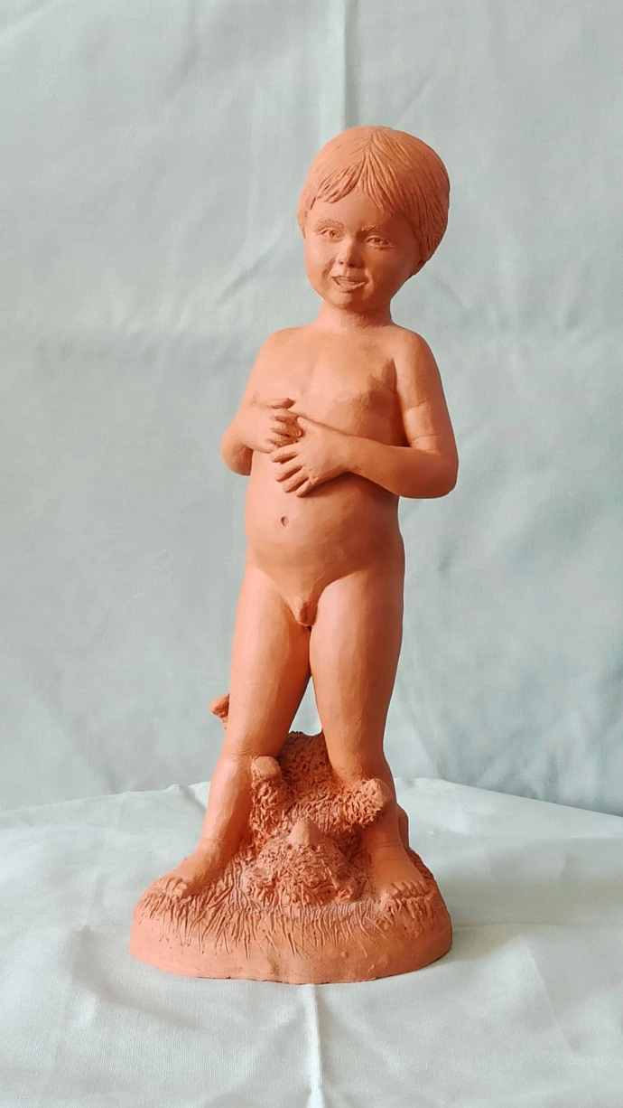 sculpture bébé rieur en pied